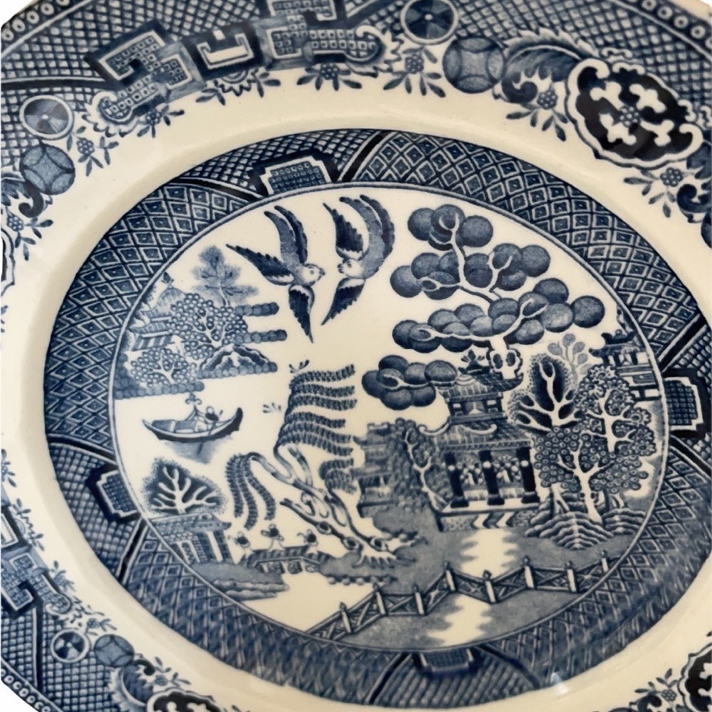 Blue willow 9 inch luncheon plate - Picture 3 of 3